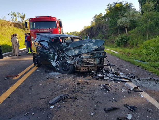 Uma Pessoa Morre Em Grave Colis O Entre Tr S Carros Na Br Cgn O