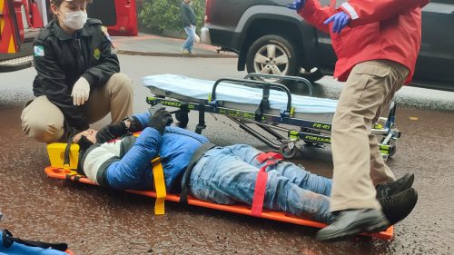 Motociclista Fica Ferido Ao Bater Contra Nibus No Bairro Santa