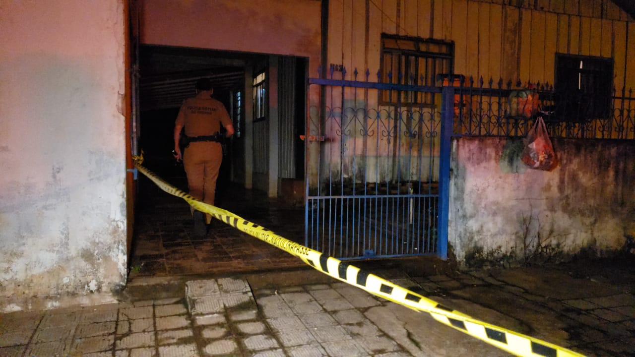 Homem Morto A Tiros No Bairro Lar Paran E Campo Mour O Chega Ao