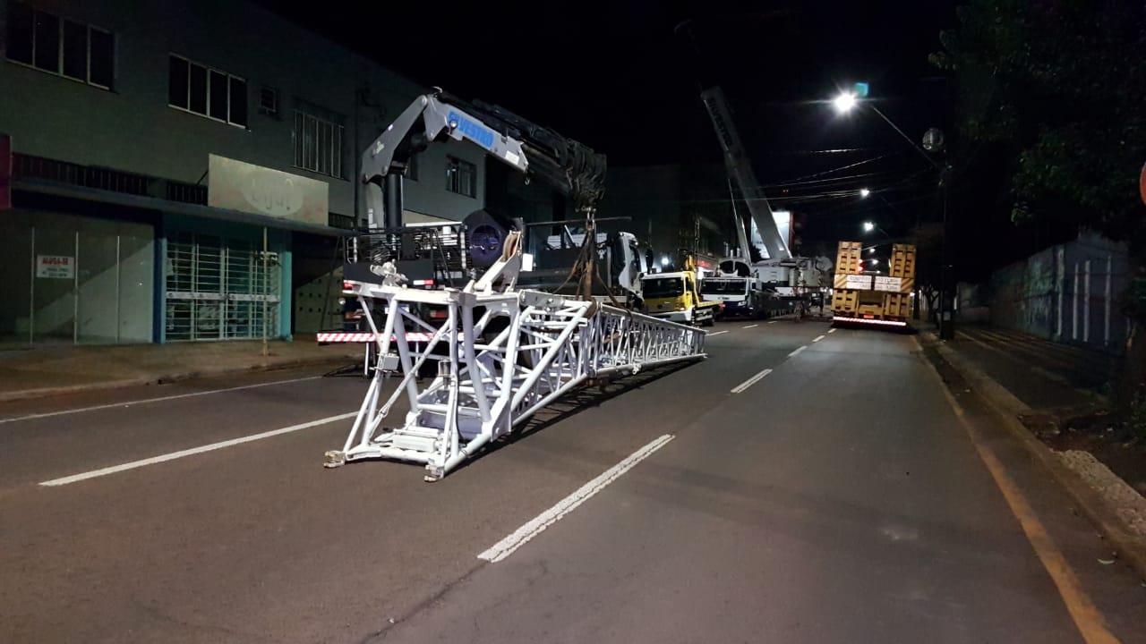 Trecho Da Rua Rio Grande Do Sul Est Interditado Para Retirada De Grua