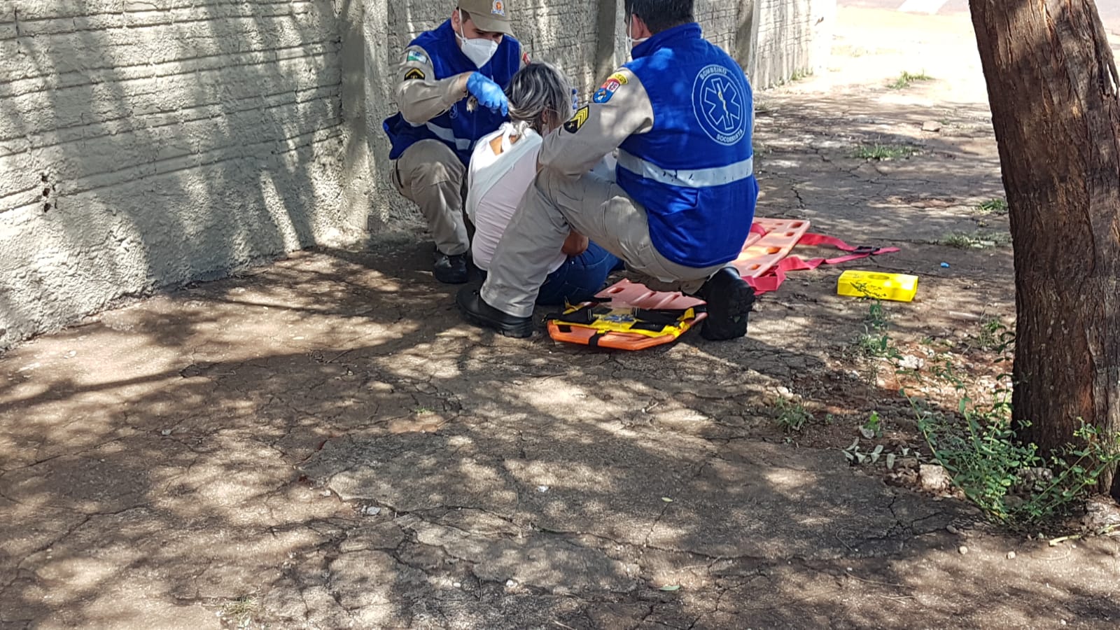 Mulher Sofre Queda De Patinete El Trico E Precisa Ser Socorrida Pelo