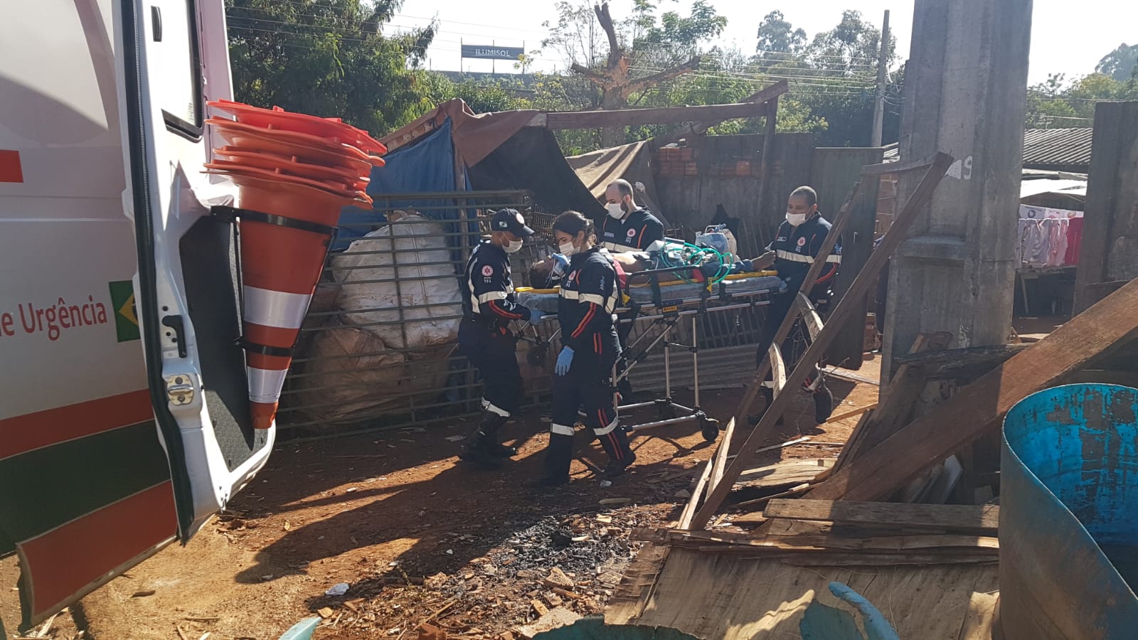 Homem Dificuldades Respirat Rias Socorrido Pelo Samu No Bairro