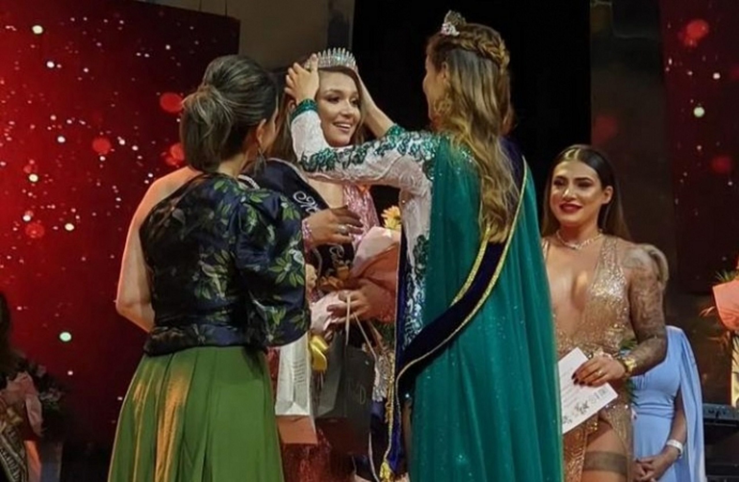 Camile Vitória Seitz é eleita nova Miss Medianeira CGN