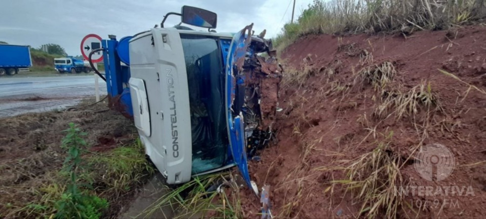 Tombamento De Caminh O Registrado Na Rodovia Br Cgn O Maior