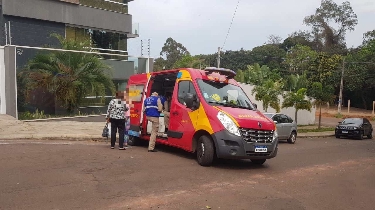 Mulher Fica Ferida Ao Cair De Aproximadamente Quatro Metros Cgn O