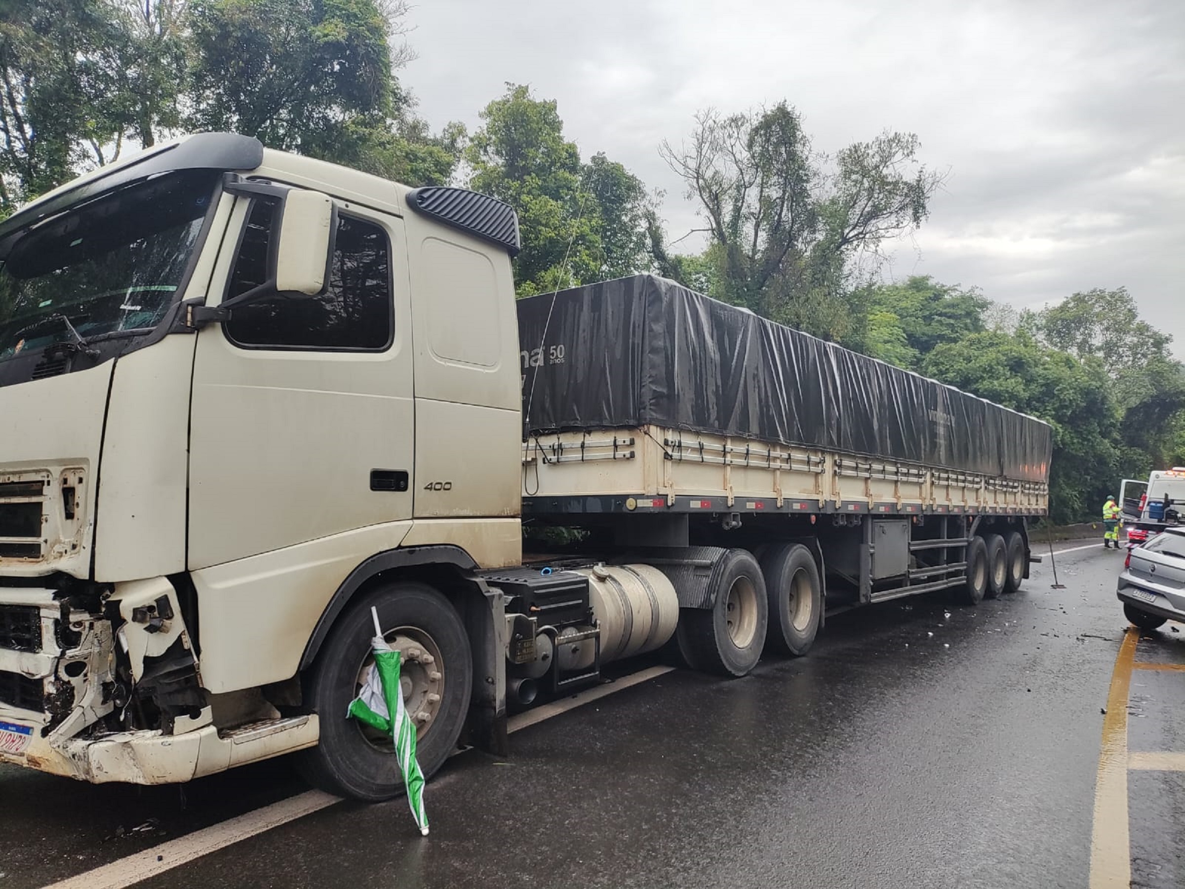 Carreta Placas De Cascavel Se Envolve Em Acidente Morte Na BR