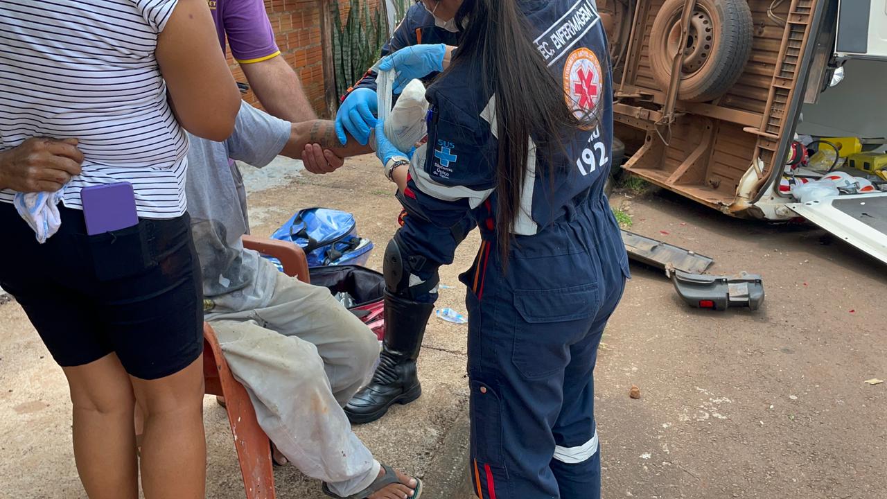 Homem Tem Dedo Amputado Ap S Se Ferir M Quina De Serra No