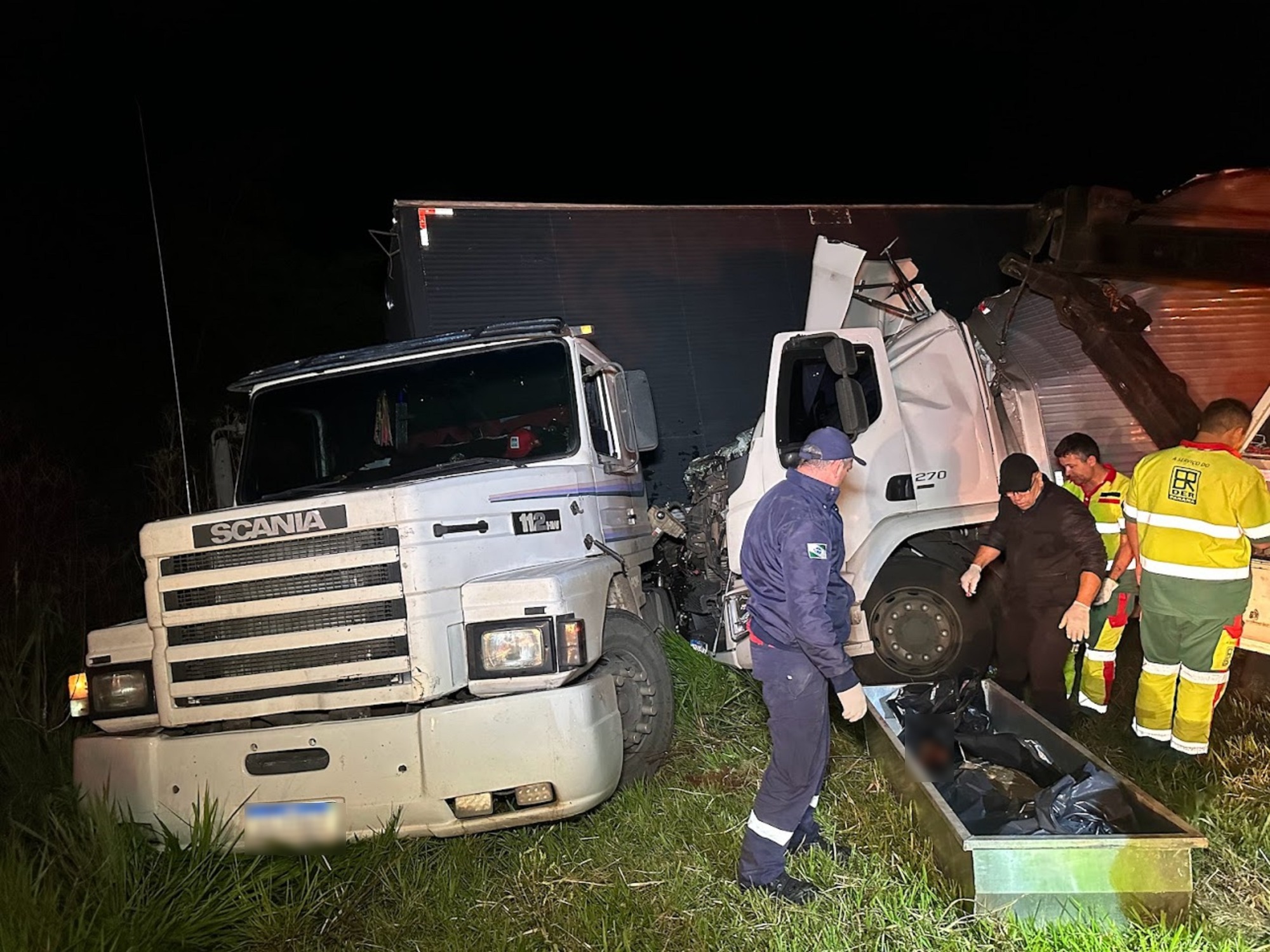 Motorista de carreta morre ao ser ejetado de veículo em grave acidente