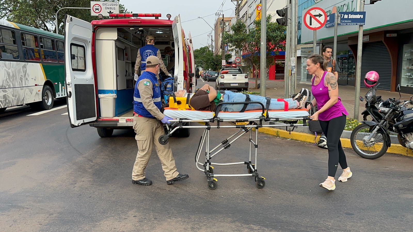 Duas Pessoas Ficam Feridas Ap S Colis O Entre Motos Na Avenida Brasil