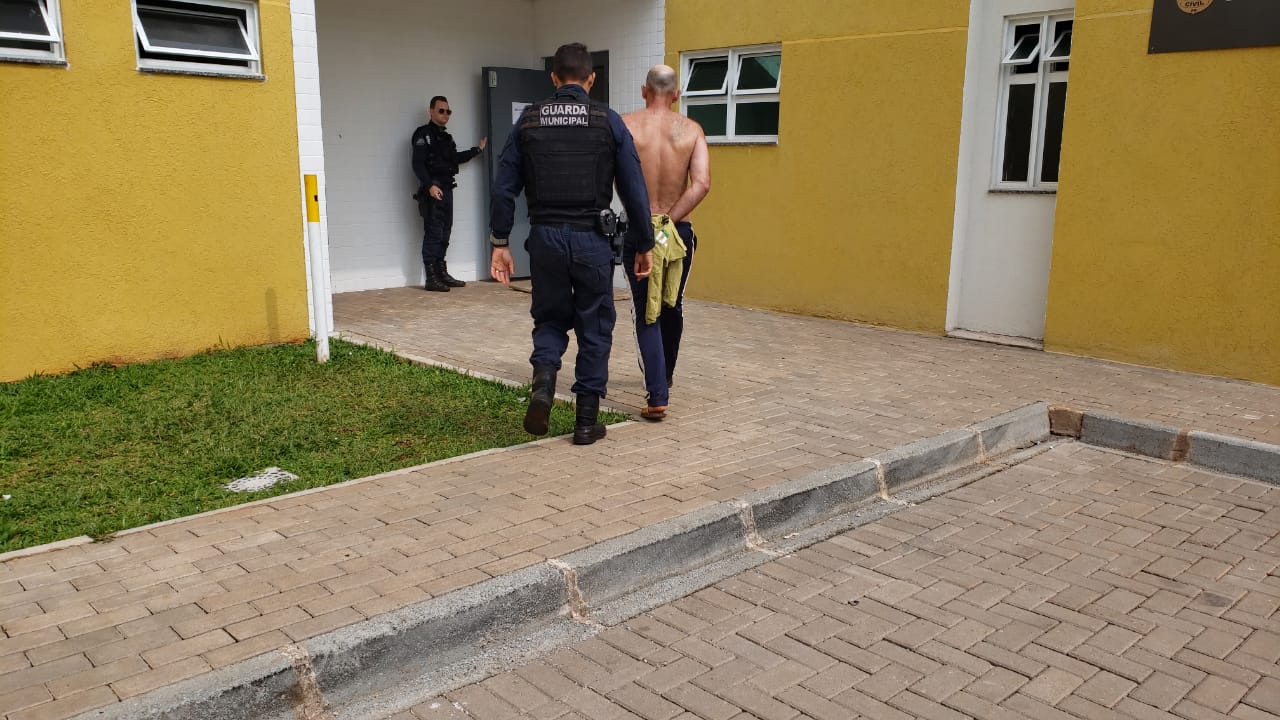 Homem Preso Pela Patrulha Maria Da Penha No Santa Felicidade Cgn