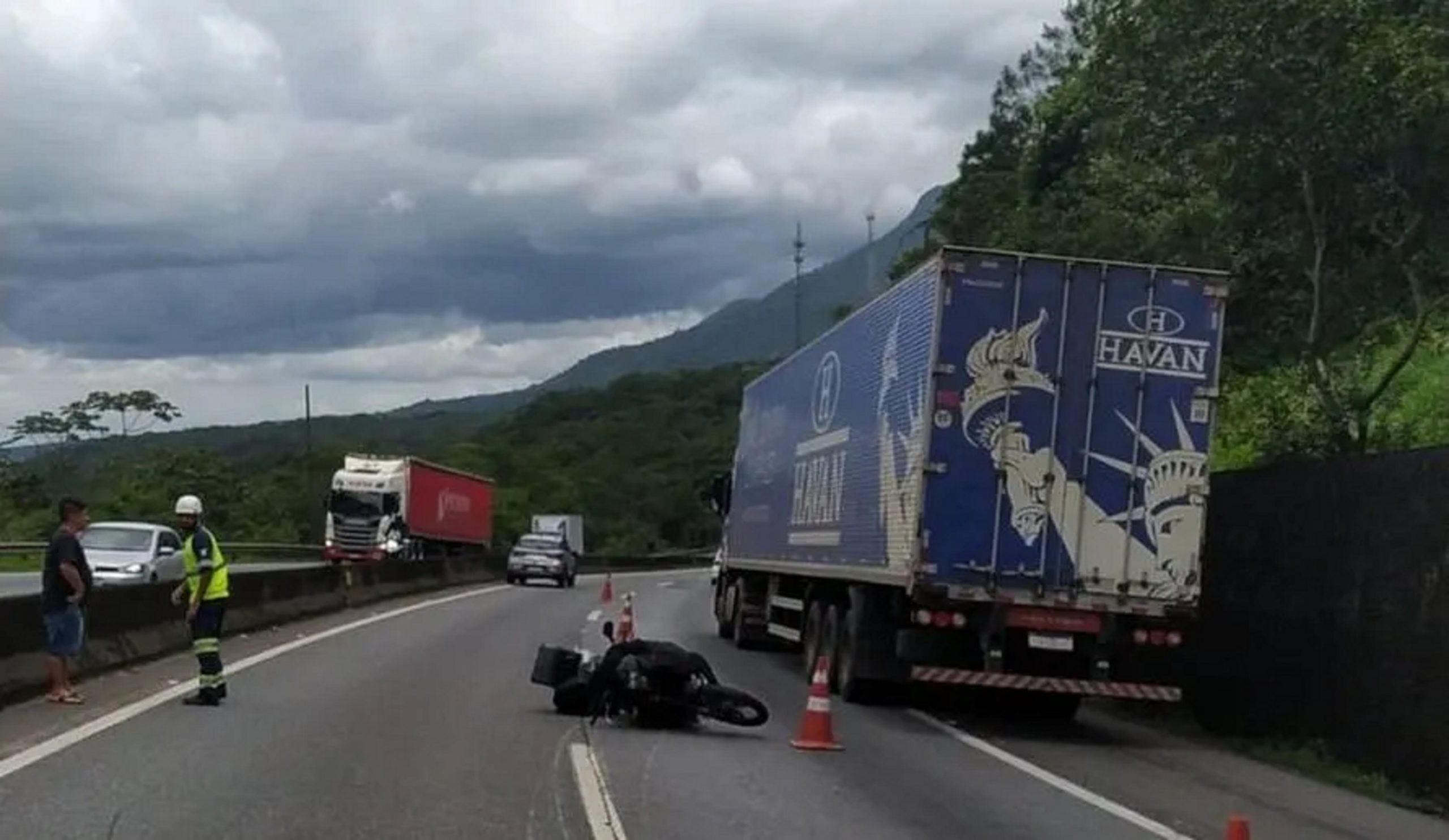 Motociclista Morre Em Grave Acidente Caminh O Na Br Cgn O