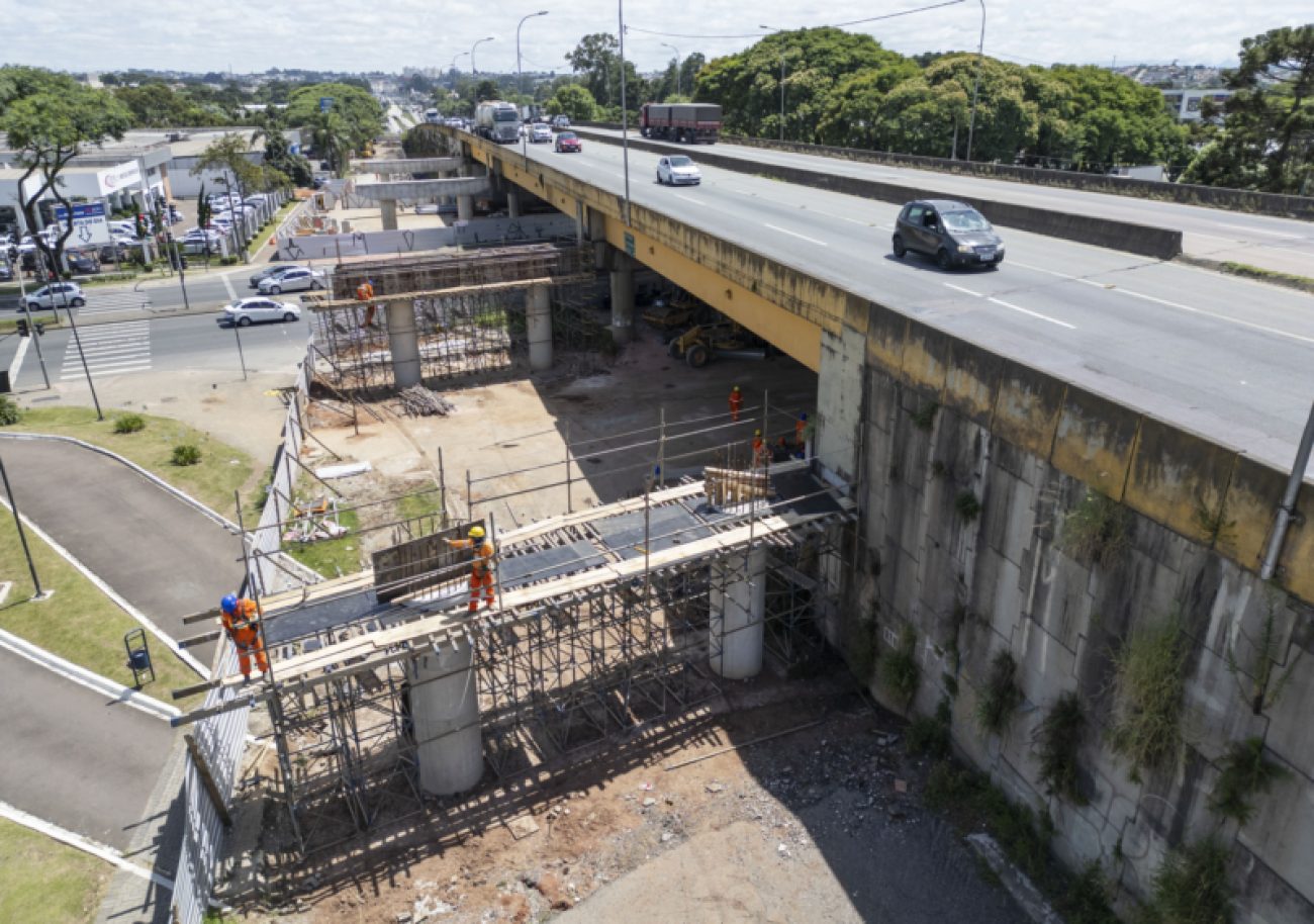 Curitiba avança 1 009 km de asfalto novo Linha Verde Norte e Complexo