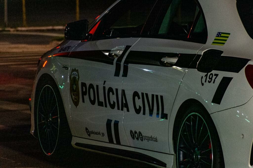 Polícia prende suspeitos de matar adolescente que foi obrigado a cavar