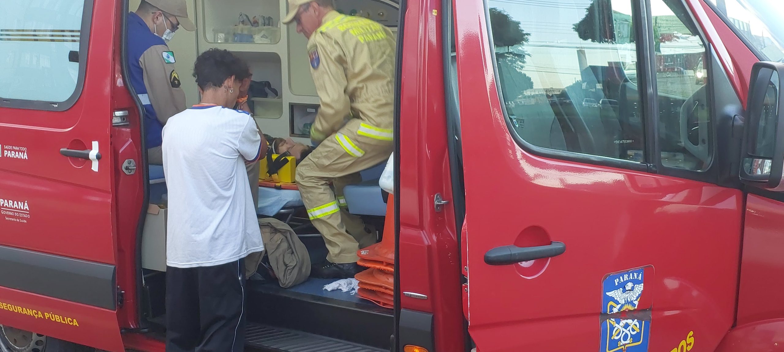 Duas Pessoas Ficam Feridas Em Acidente Moto Na Avenida Carlos Gomes