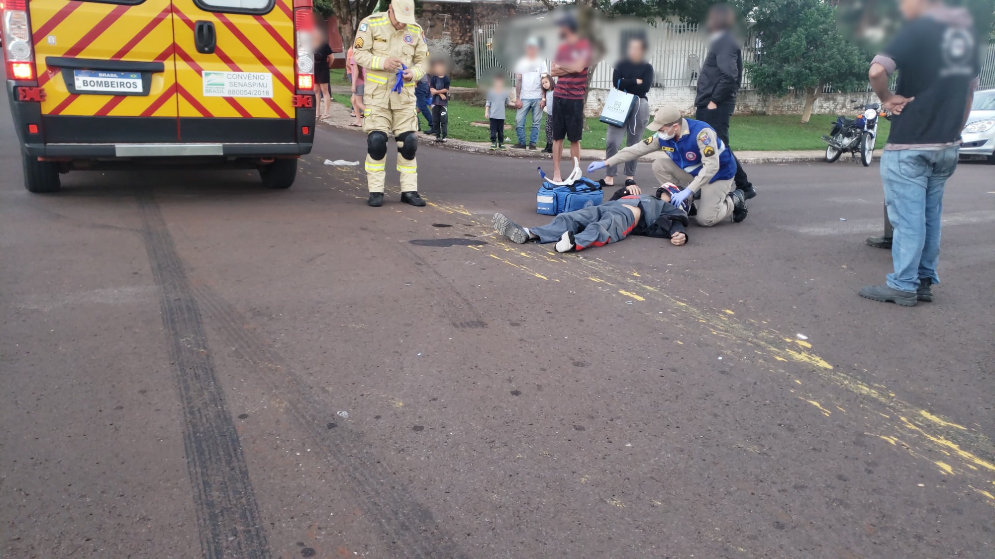 Motociclista sofre fratura na clavícula em acidente no Brasília CGN