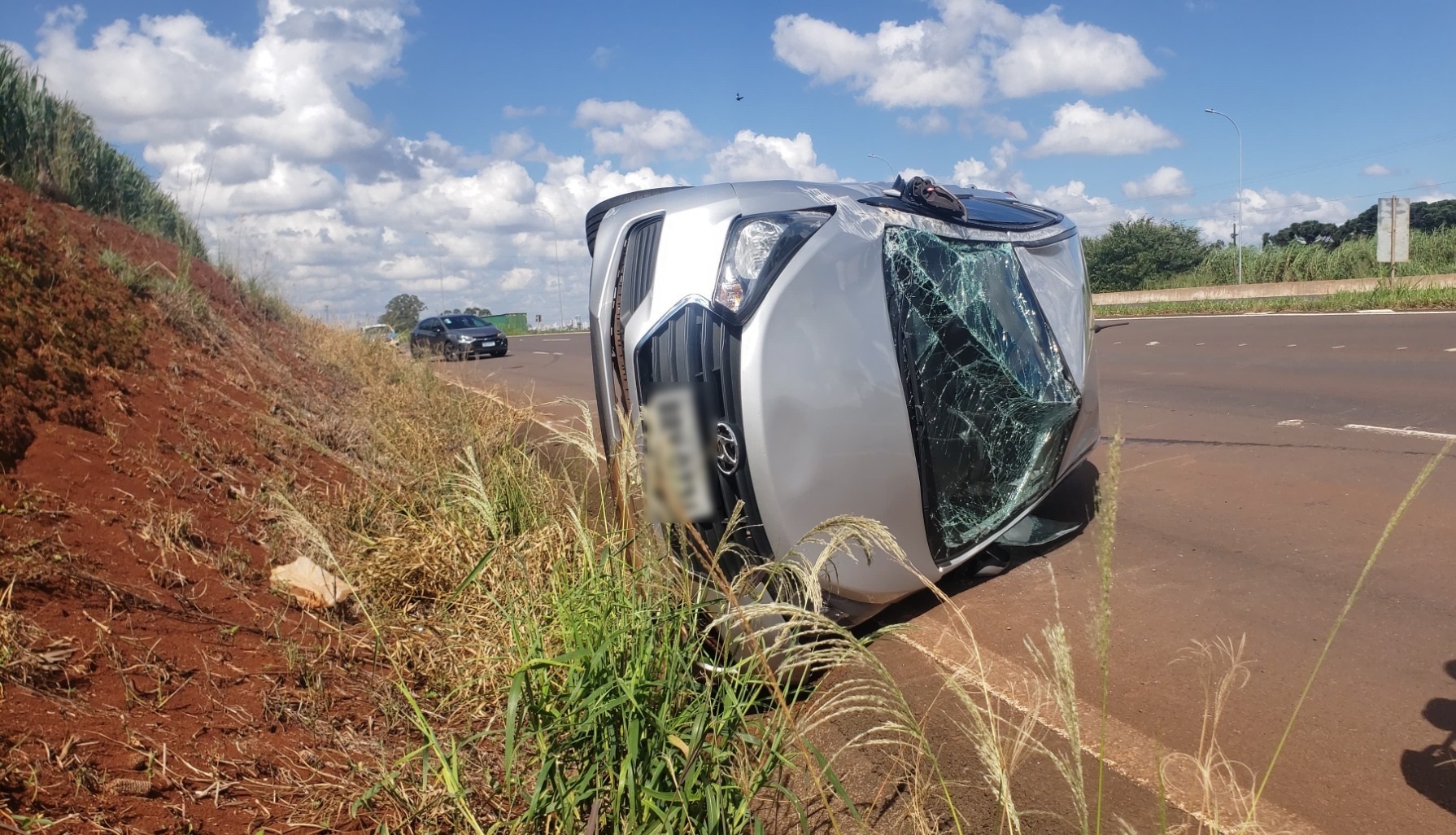 Condutora Fica Ferida Ap S Capotamento Na Br Em Cascavel Cgn O