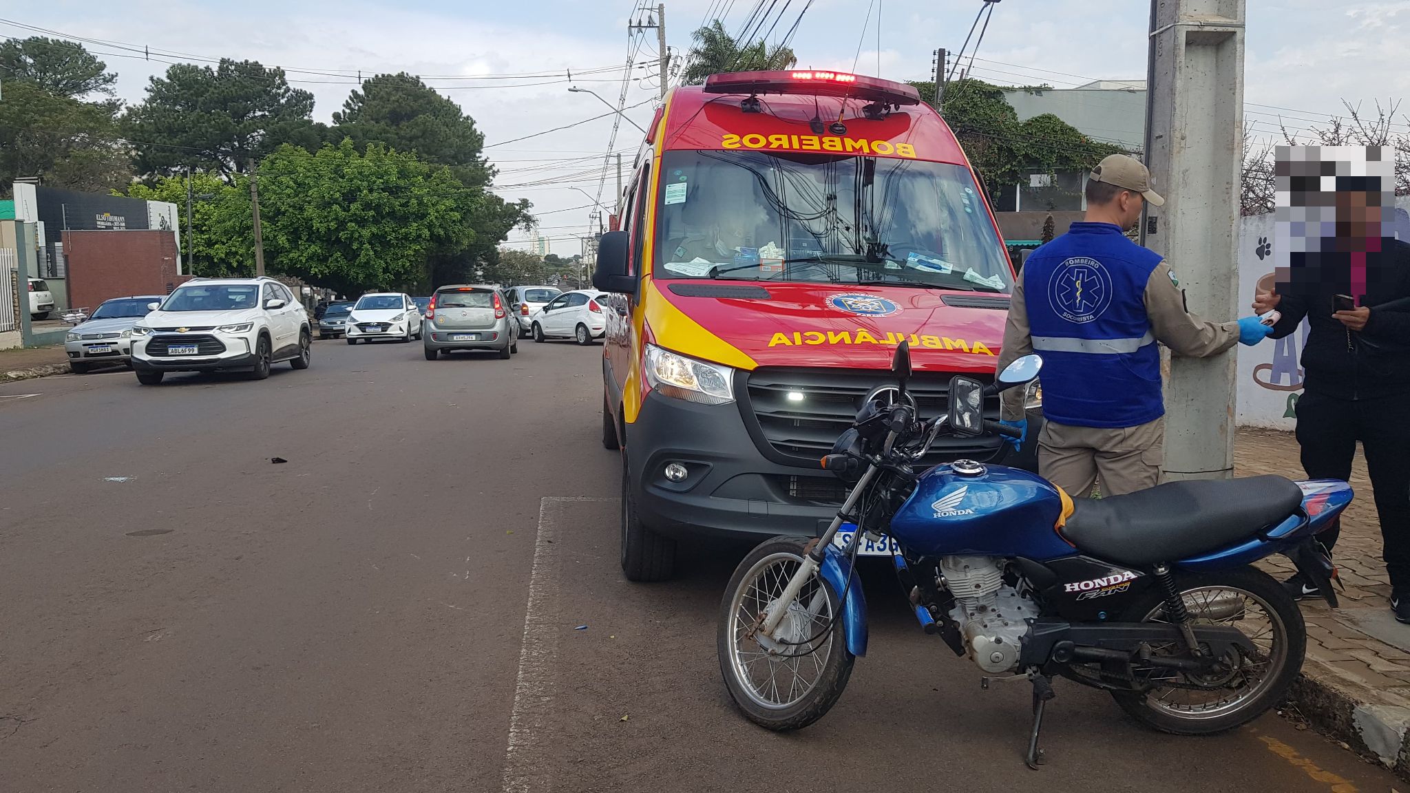 Motociclista Fica Ferida Em Acidente De Tr Nsito Na Rua General Os Rio