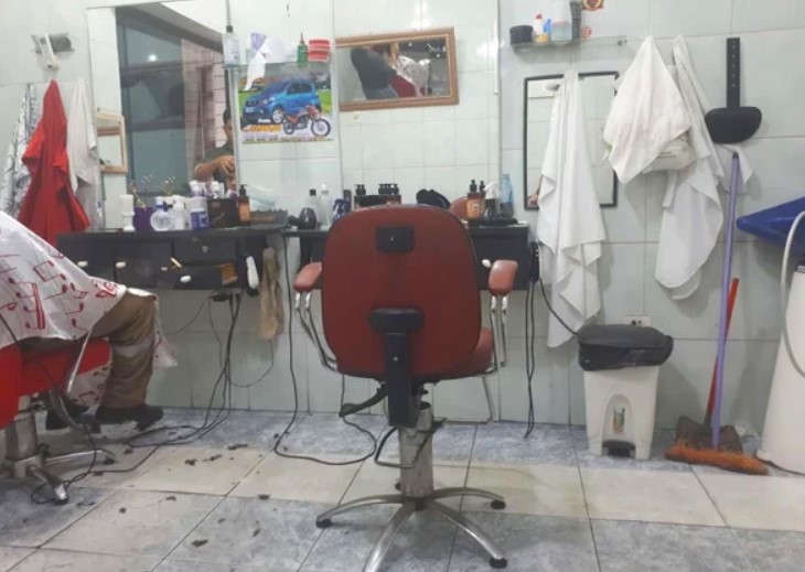 Homem Morto A Tiros Enquanto Cortava O Cabelo Em Barbearia Cgn O