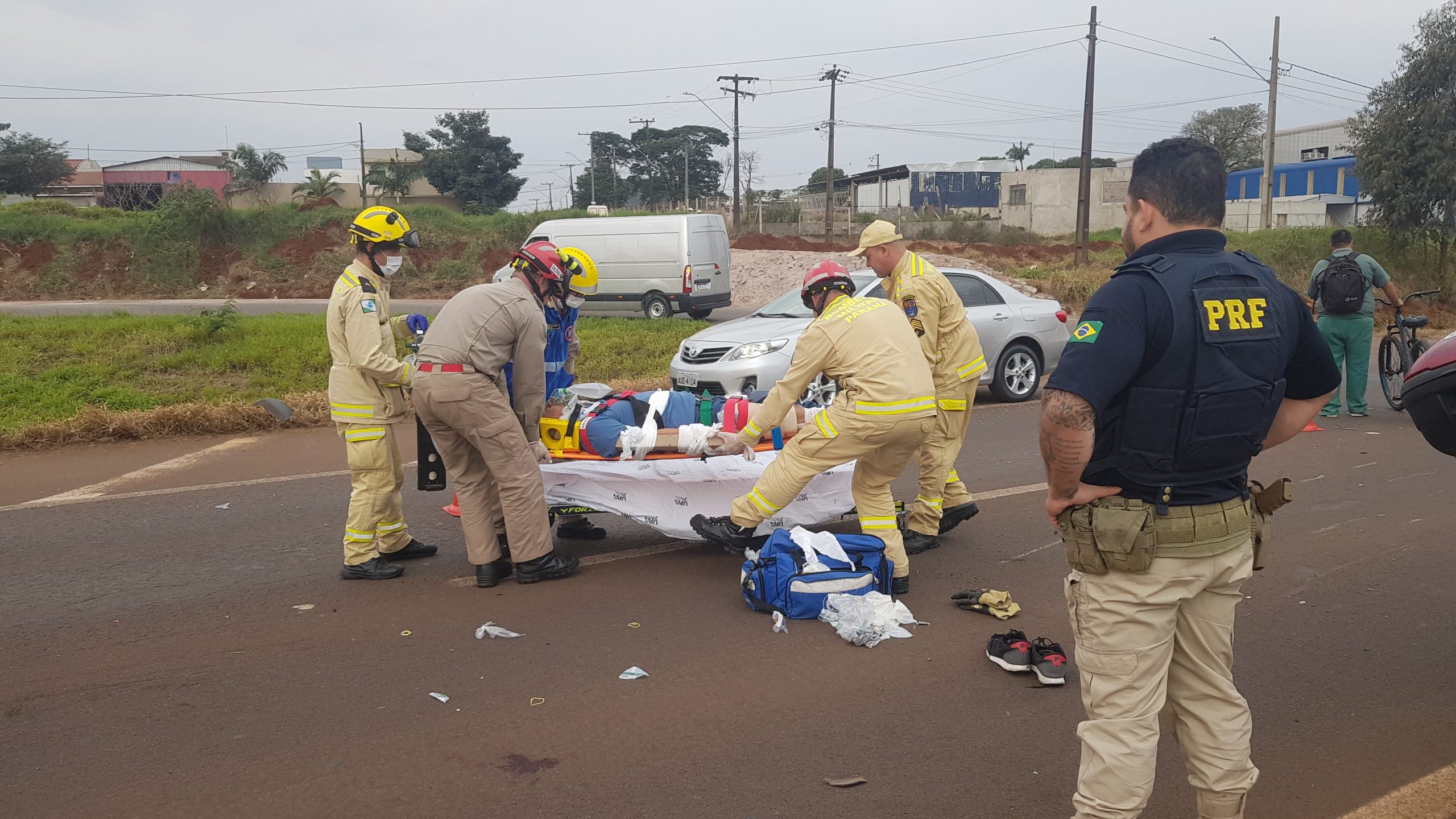 Homem Fica Em Estado Grave Em Acidente Entre Van E Motocicleta Na Br