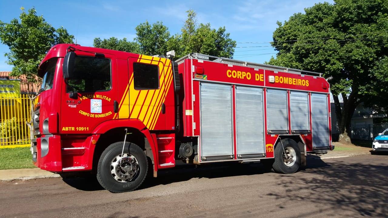Imagem referente a Bombeiros são chamados para controle de princípio de incêndio em automóvel no Brasmadeira