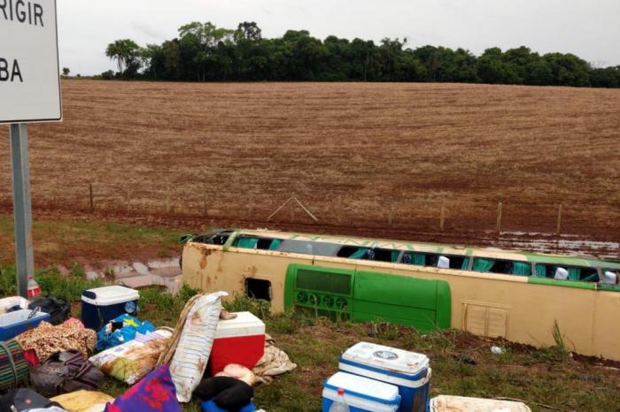Imagem referente a Acidente com ônibus de torcedores de Quedas do Iguaçu: pelo menos quatro estão em estado grave