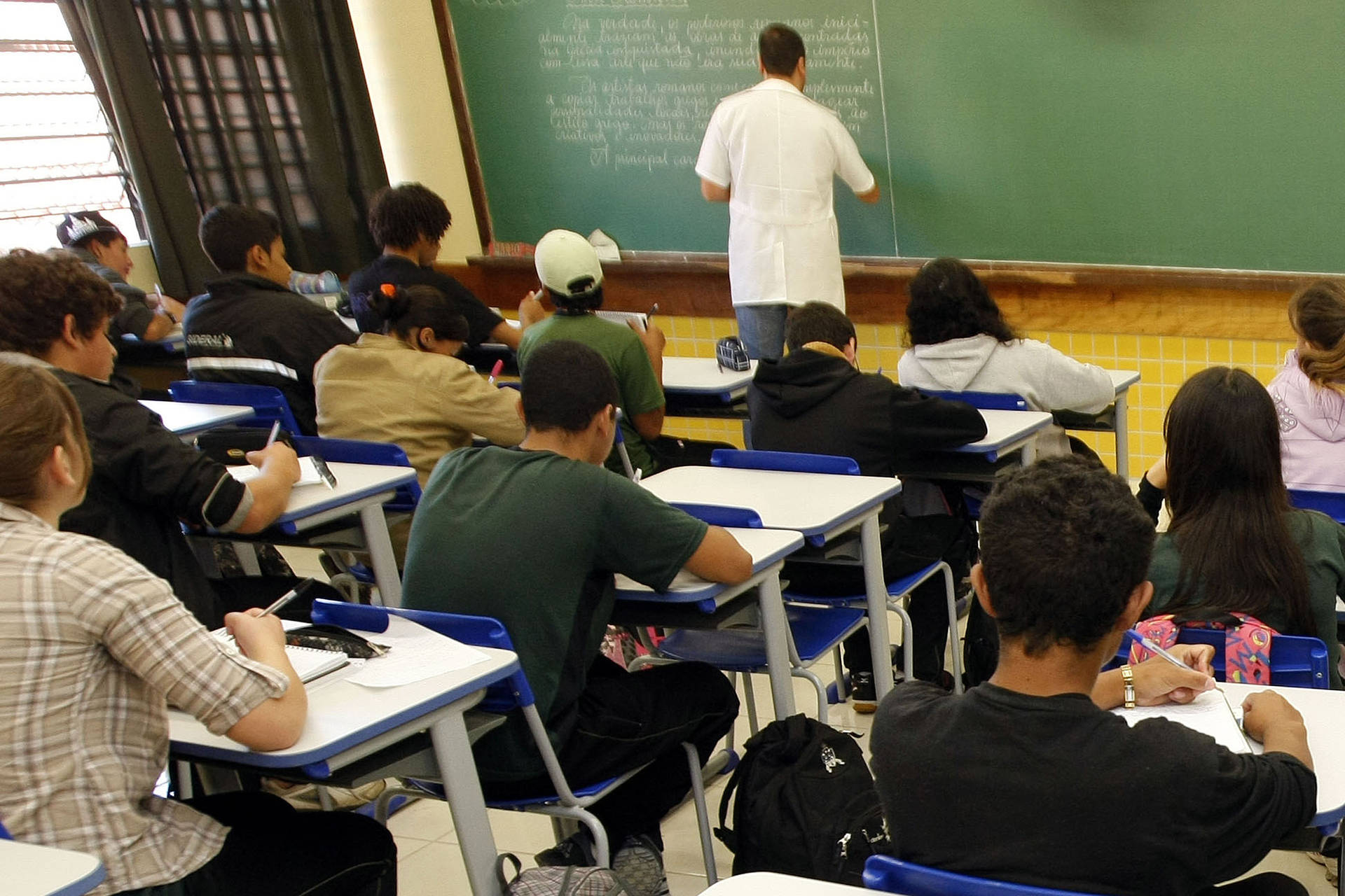 Imagem referente a Mais de 5 mil escolas estaduais podem voltar às aulas presenciais em São Paulo