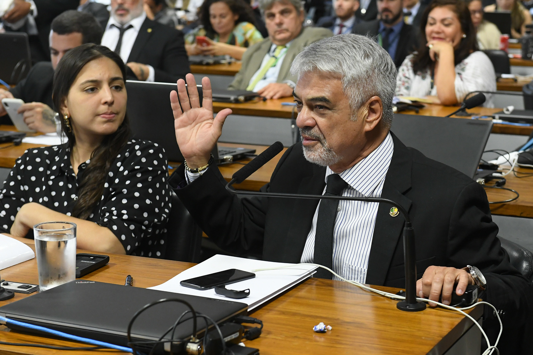 Imagem referente a ‘O PT sai da prisão junto com Lula’, diz líder no Senado