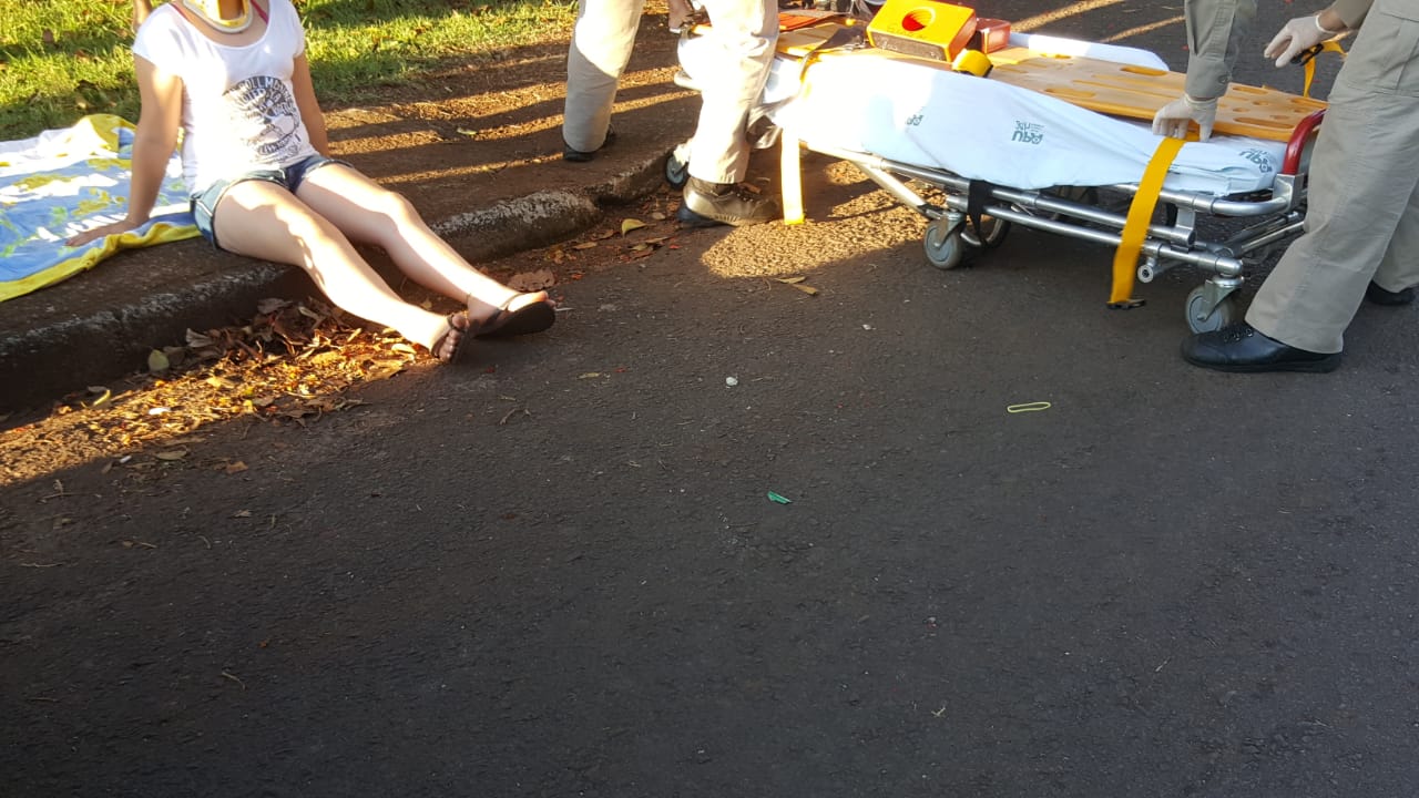 Imagem referente a Três pessoas ficam feridas em acidente entre carro e ônibus
