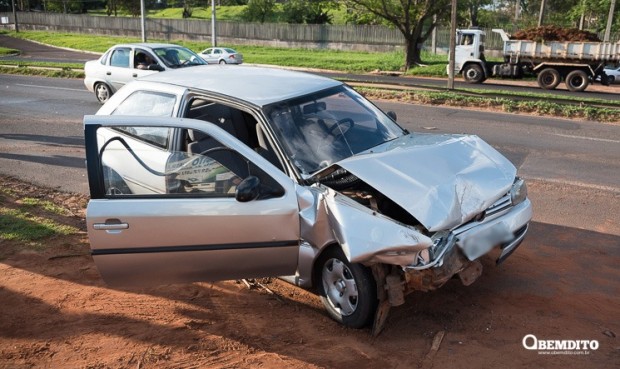 Imagem referente a Gestante passa mal após colisão entre veículos na PR-323, em Umuarama