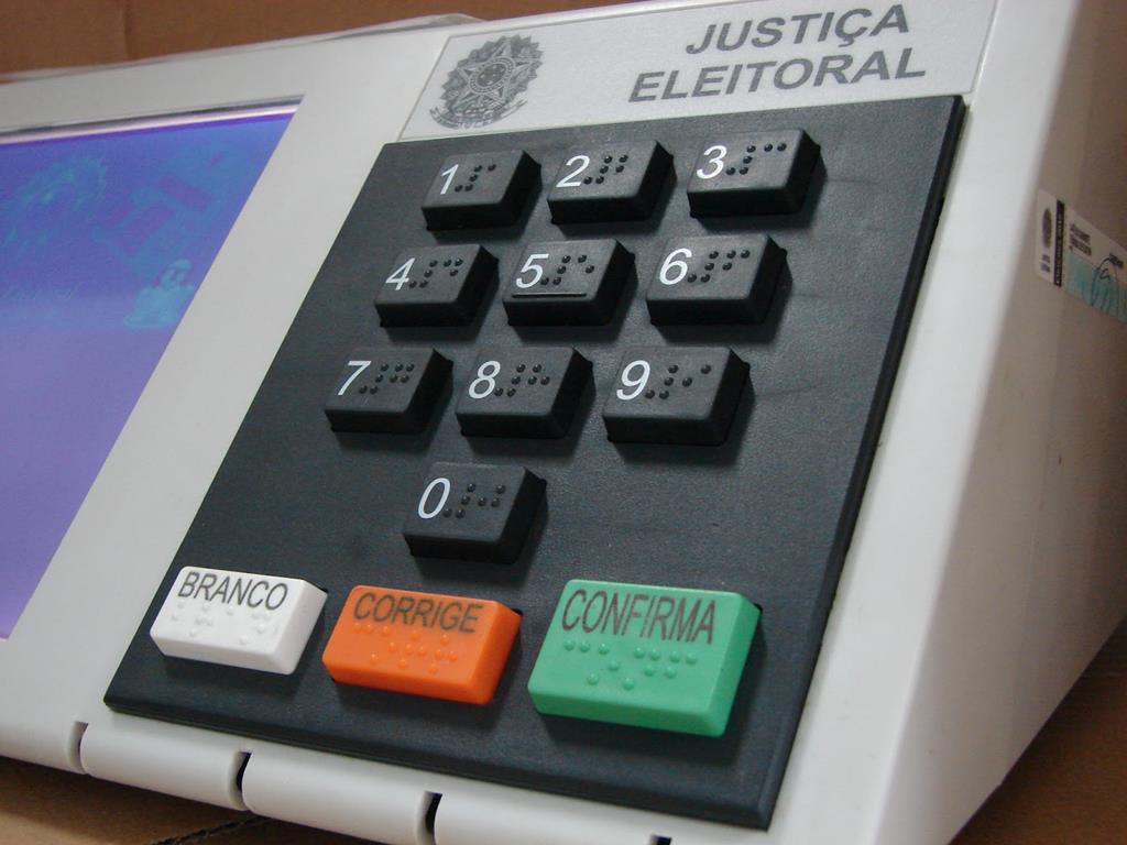 Imagem referente a Eleitor pode usar simulador de urna eletrônica, para não errar na hora de votar
