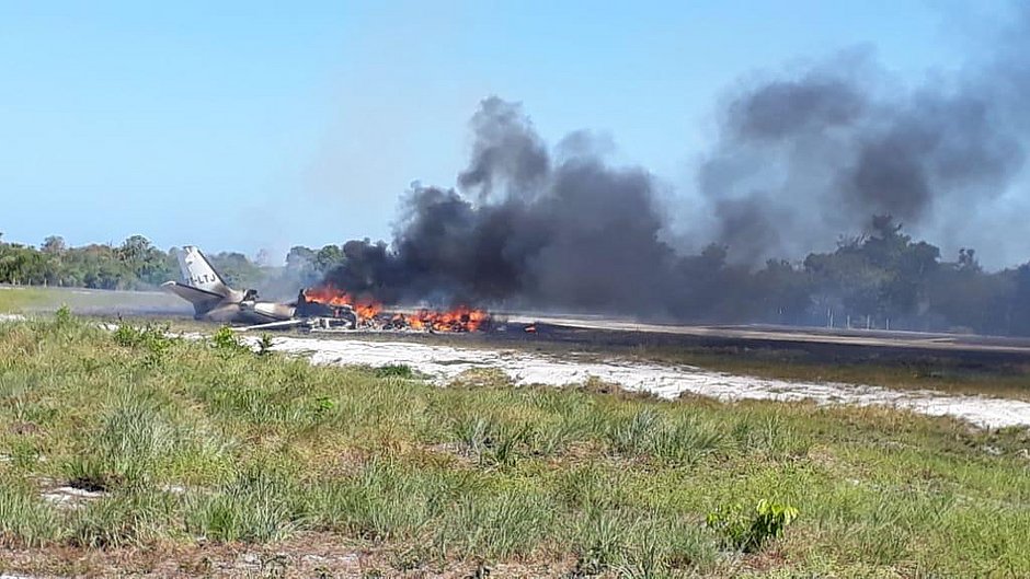 Imagem referente a Avião de pequeno porte cai na Bahia e deixa 1 morto e 9 feridos