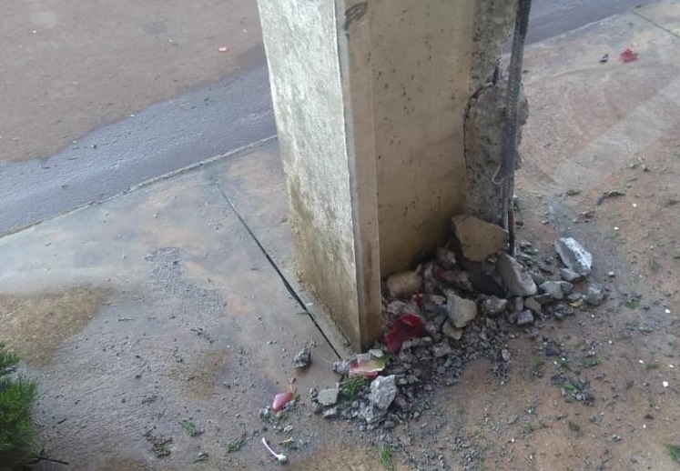 Imagem referente a Jovem morre após colidir contra poste, em Toledo