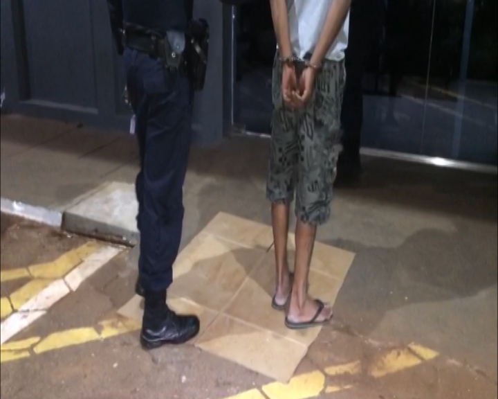 Imagem referente a Rapaz é detido após desacatar Guardas Municipais