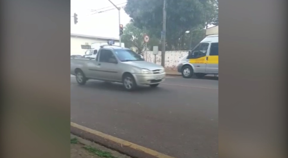 Imagem referente a Avanço de sinal vermelho na Rua Manaus preocupa internauta