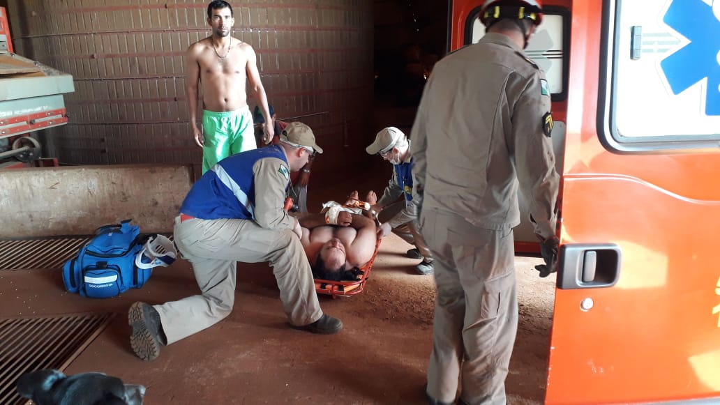 Imagem referente a Homem cai em silo de soja após sofrer desmaio, na região de Espigão Azul