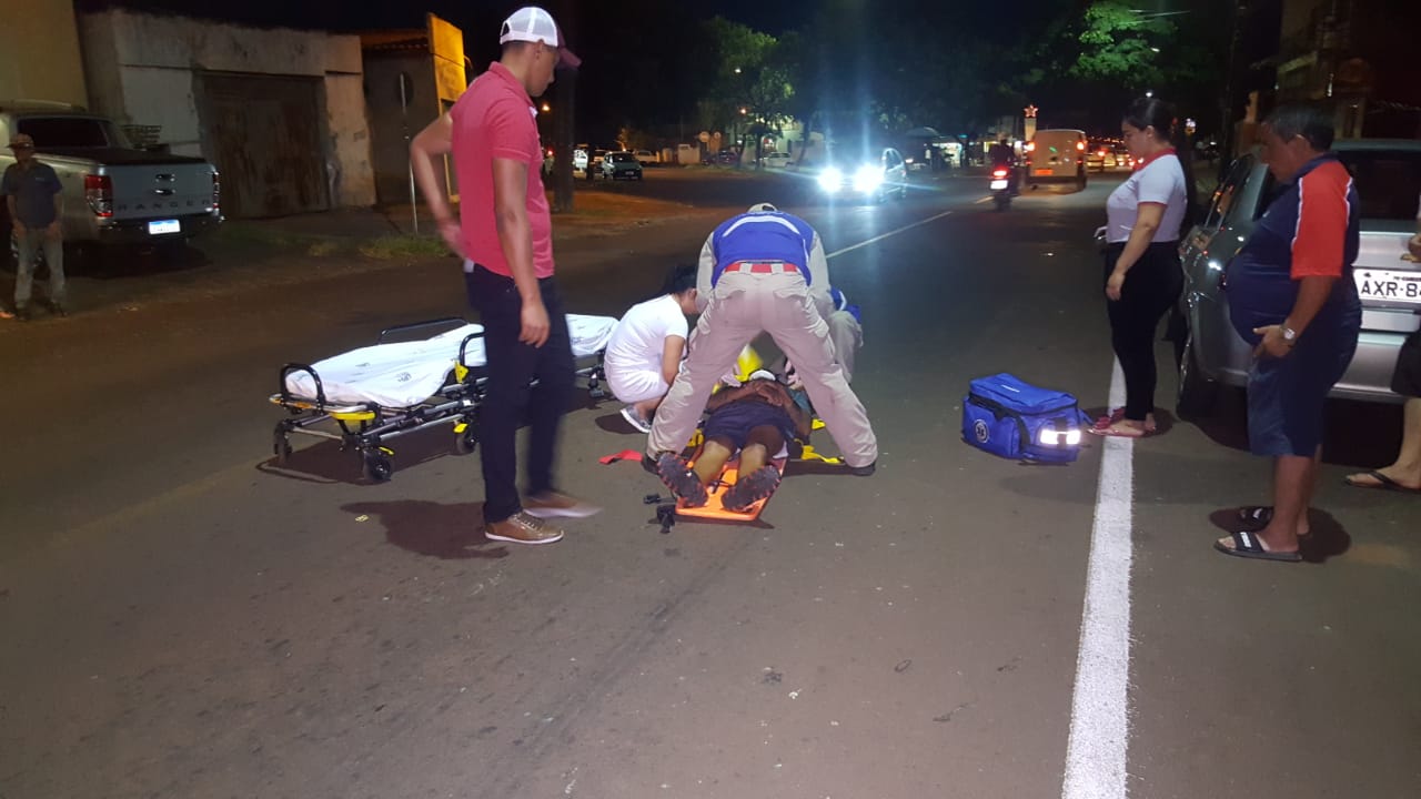 Imagem referente a Motociclista sofre queda ao atropelar cachorro na Rua Jacarezinho