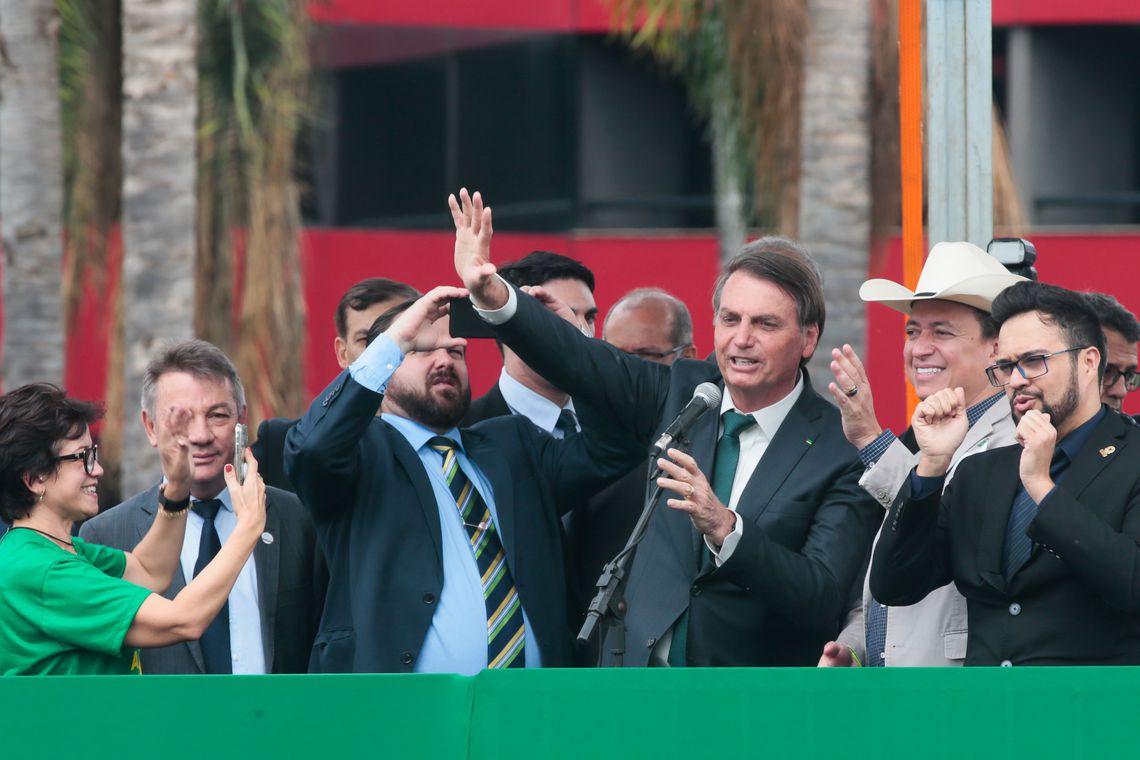 Imagem referente a Número de novo partido será 38, diz Bolsonaro