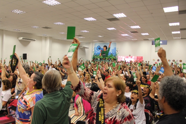 Imagem referente a Professores e funcionários da Educação decidem entrar em greve a partir do dia 02 de dezembro