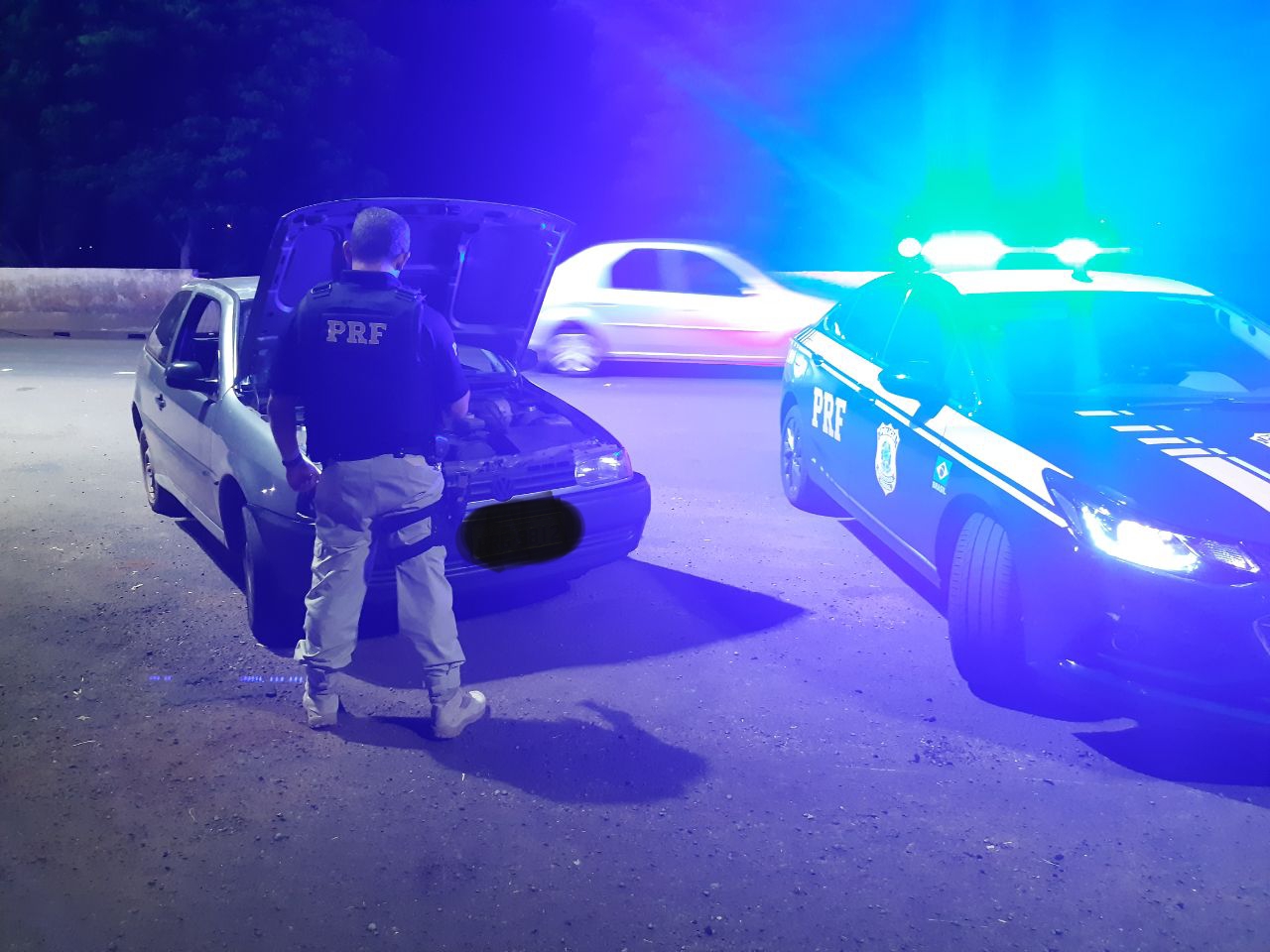 Imagem referente a PRF recupera veículo furtado, em Céu Azul