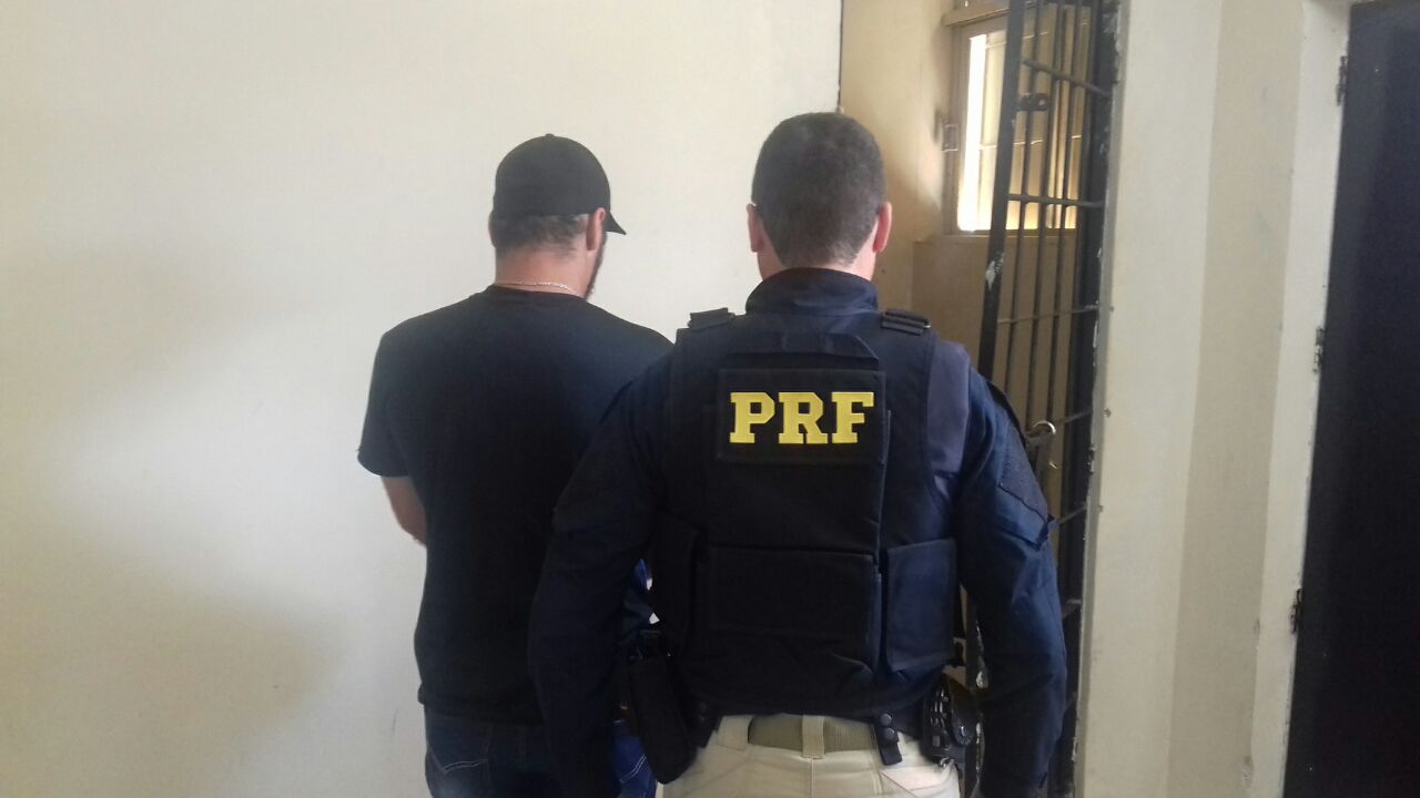 Imagem referente a PRF realiza prisão em flagrante de condutor alcoolizado que fugiu de abordagem