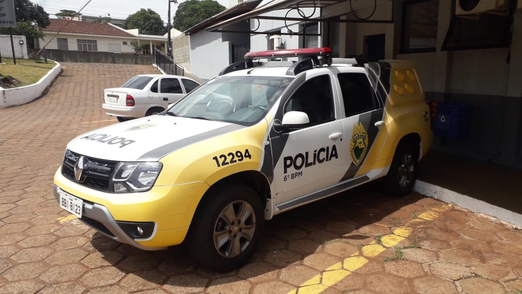 Imagem referente a Armados, ladrões rendem vítima e roubam veículo Fox no Bairro Clarito