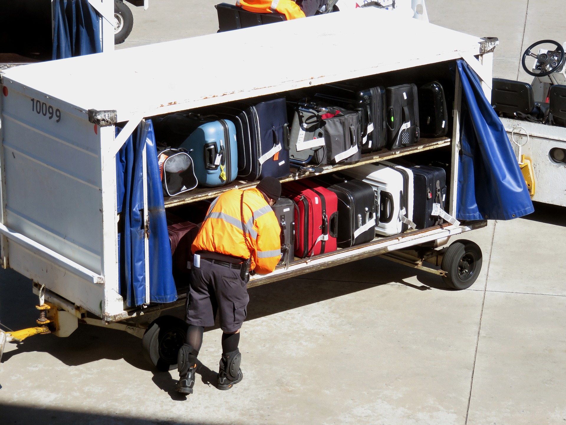 Imagem referente a Passageira que ficou sem bagagem durante viagem profissional será indenizada pela Azul