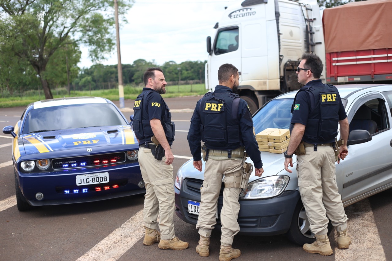 Imagem referente a PRF apreende crack e cocaína escondidos em carro no oeste do Paraná