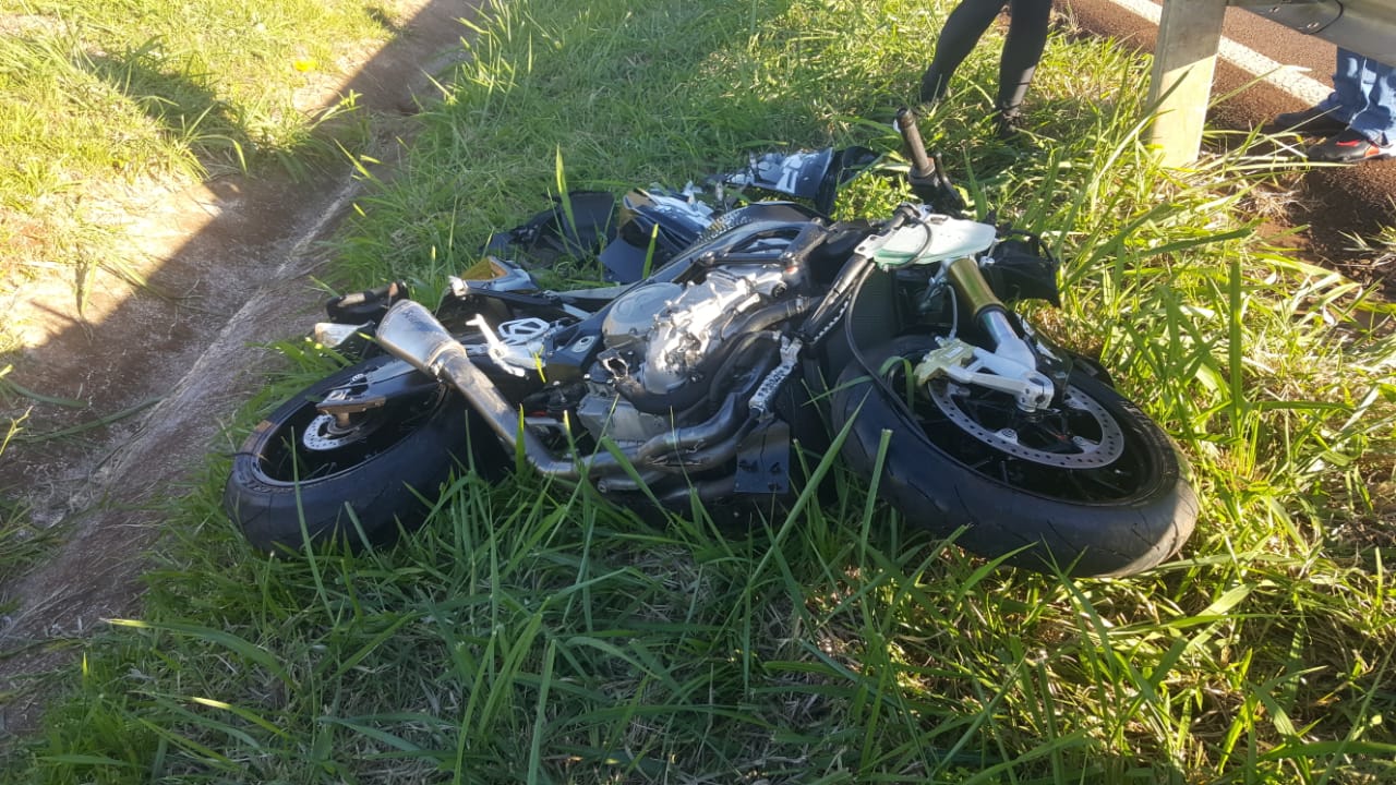 Imagem referente a Moto BMW S1000 se envolve em acidente na BR-467