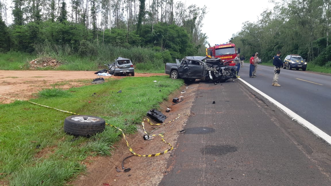 Imagem referente a Duas pessoas morrem em acidente de trânsito em Guairaça