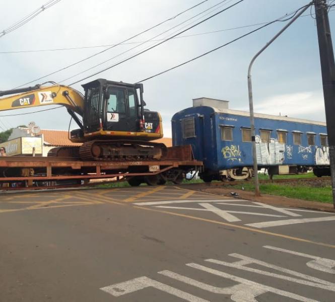 Imagem referente a Acidente entre carro e trem deixa mulher ferida em Arapongas
