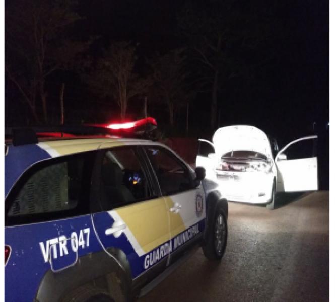 Imagem referente a Guarda Municipal recupera carro roubado com placas clonadas, em Arapongas