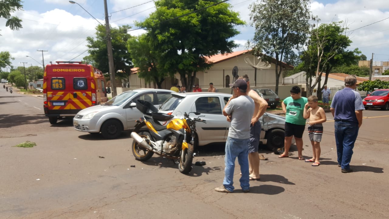 Imagem referente a Motociclista tem lesões graves após bater com carro no Bairro Pacaembu