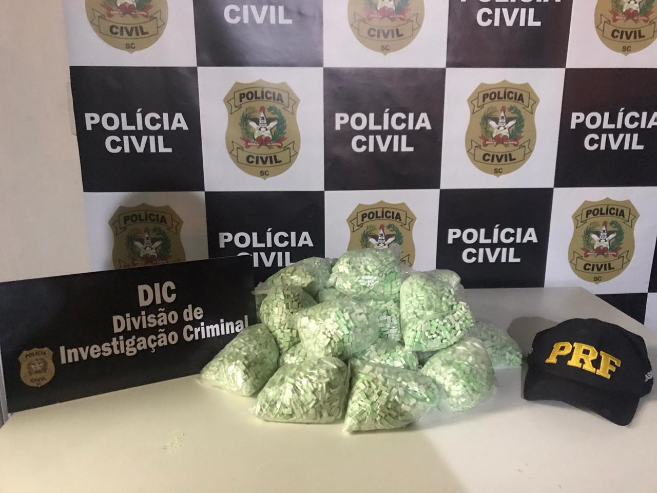 Imagem referente a Rapaz é detido com 25 mil ‘balas’ de ecstasy, em Santa Catarina