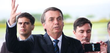Imagem referente a Bolsonaro diz que recomendação jurídica é sancionar fundo eleitoral